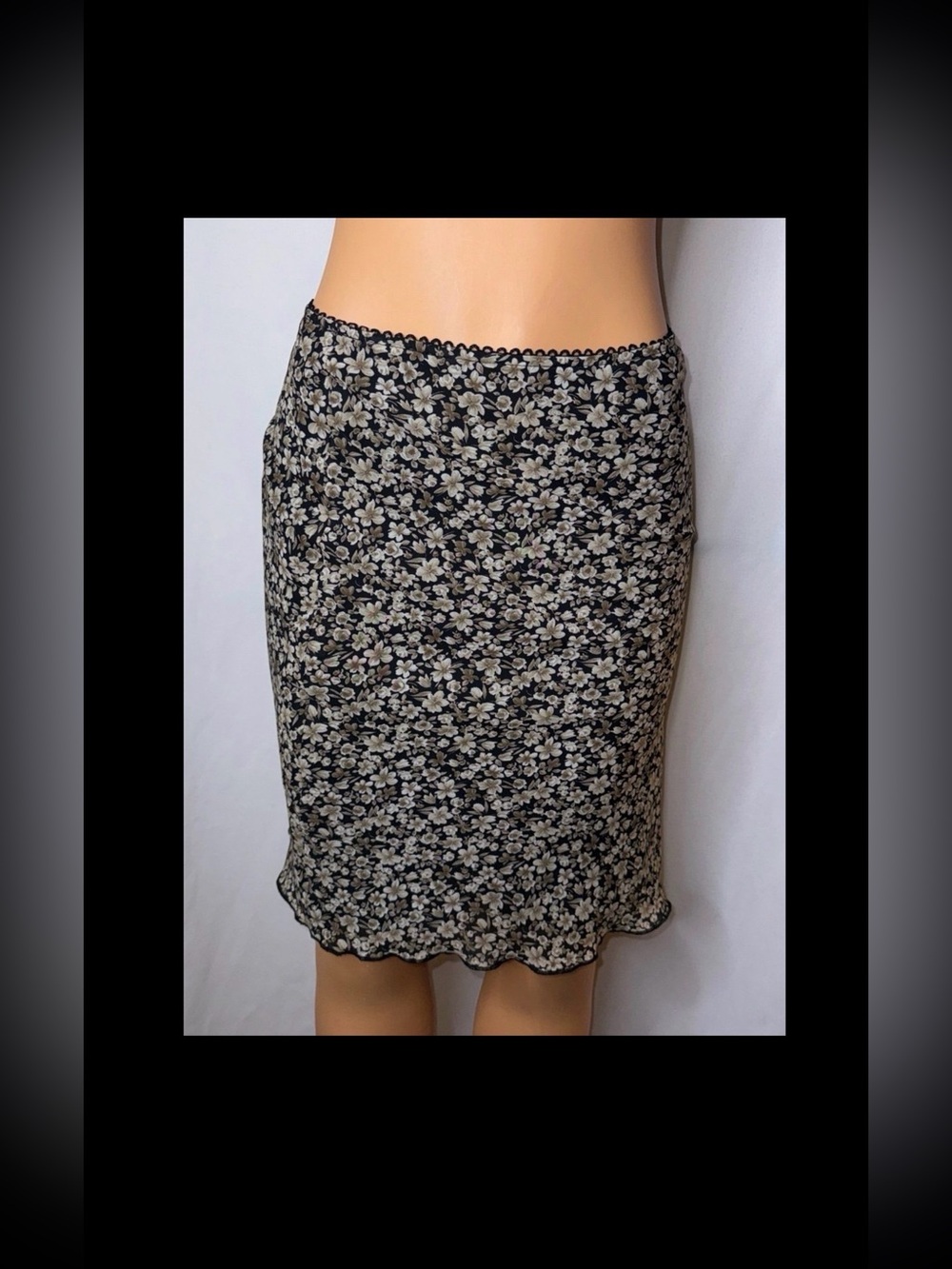 Preppy floral mesh Mindi skirt